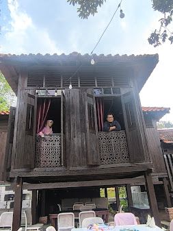 Rumah Klasik Exterior